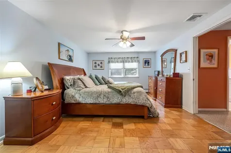 12 Waibel Drive Allendale NJ 07401