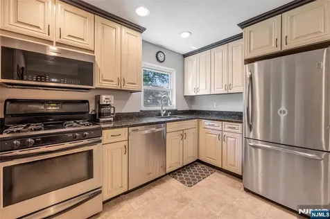 12 Waibel Drive Allendale NJ 07401