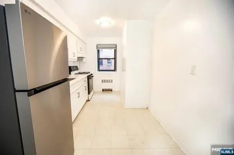 208 Anderson Street Hackensack NJ 07601