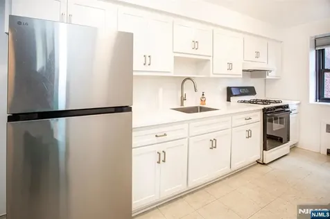 208 Anderson Street Hackensack NJ 07601