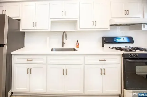 208 Anderson Street Hackensack NJ 07601