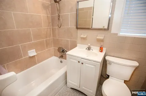 208 Anderson Street Hackensack NJ 07601