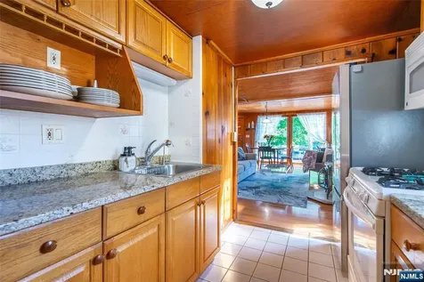 5 Sewell Road West Milford NJ 07480