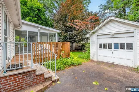489 Maple Avenue Teaneck NJ 07666