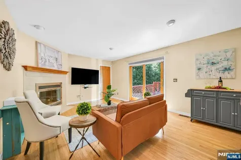 72 Agawam Drive Wayne NJ 07470