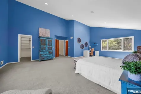 72 Agawam Drive Wayne NJ 07470