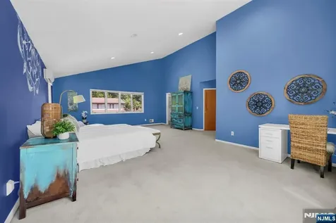 72 Agawam Drive Wayne NJ 07470