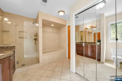 72 Agawam Drive Wayne NJ 07470