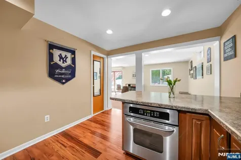 72 Agawam Drive Wayne NJ 07470