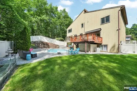 72 Agawam Drive Wayne NJ 07470