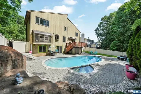 72 Agawam Drive Wayne NJ 07470