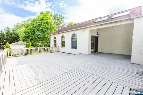 22 Serafin Place Glen Rock NJ 07452