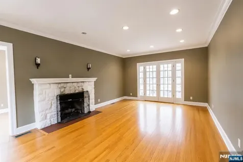 22 Serafin Place Glen Rock NJ 07452