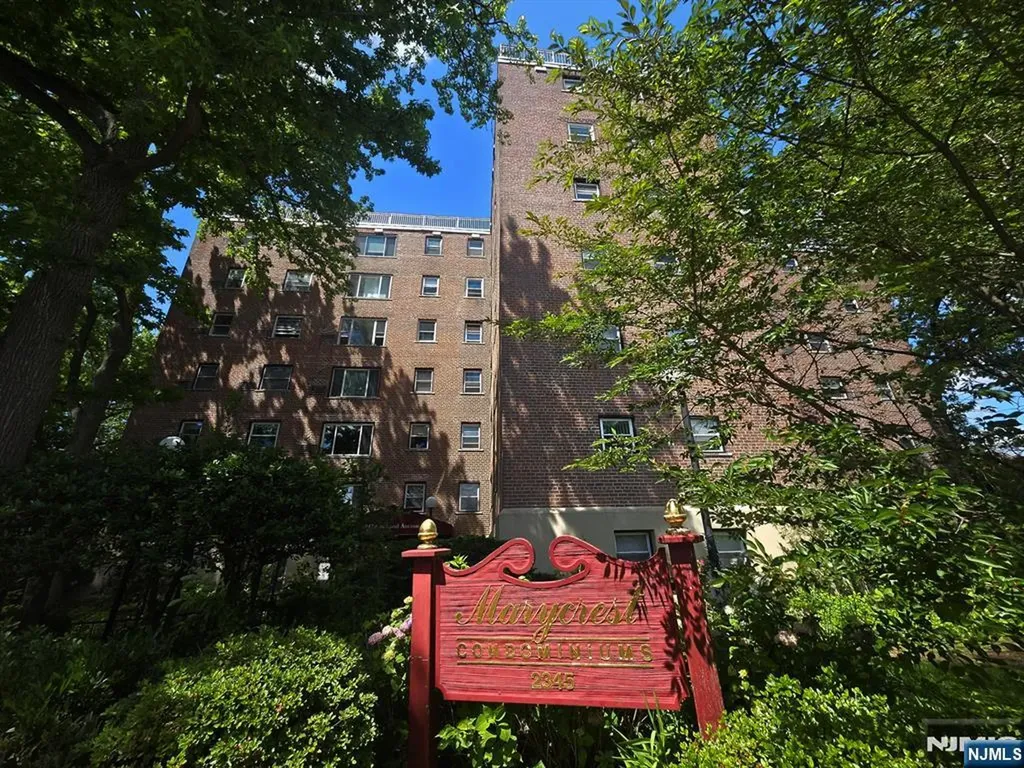 2345 Linwood Avenue Fort Lee NJ 07024