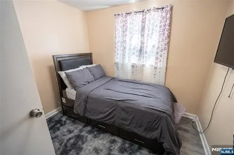42 Telford Street East Orange NJ 07018
