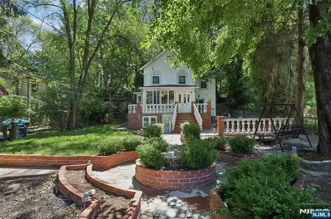 796 Old Newbridge Road Teaneck NJ 07666