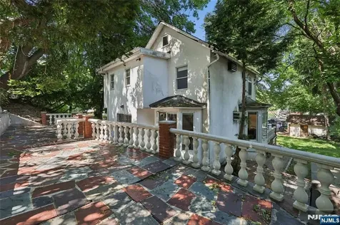 796 Old Newbridge Road Teaneck NJ 07666