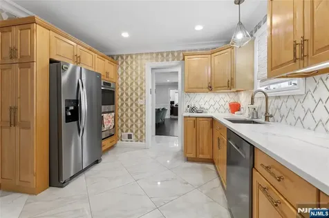 1474 Windsor Road Teaneck NJ 07666