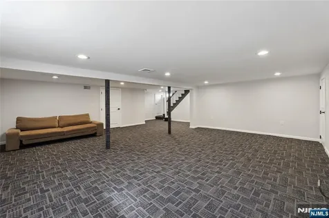 1474 Windsor Road Teaneck NJ 07666