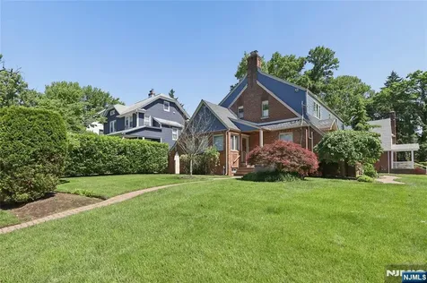 1474 Windsor Road Teaneck NJ 07666