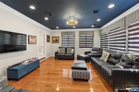 1474 Windsor Road Teaneck NJ 07666
