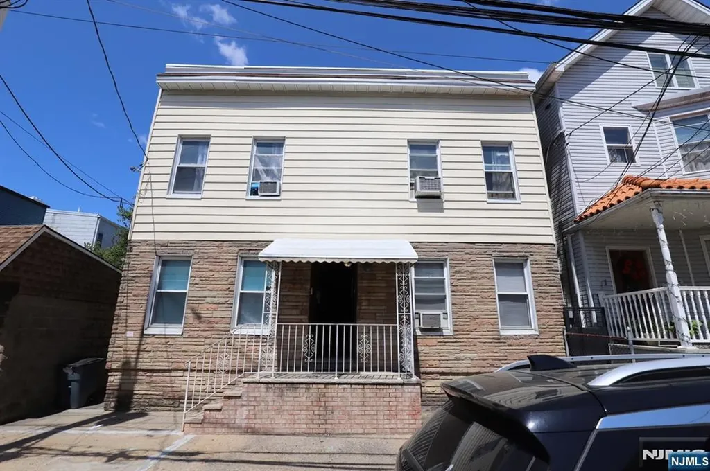 9 Maple Kearny NJ 07032
