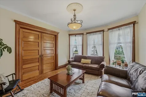 42 Rossmore Place Belleville NJ 07109