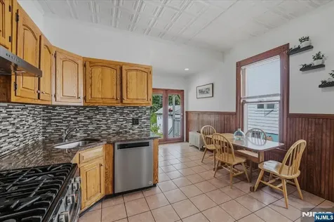 42 Rossmore Place Belleville NJ 07109