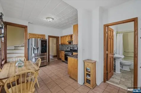 42 Rossmore Place Belleville NJ 07109