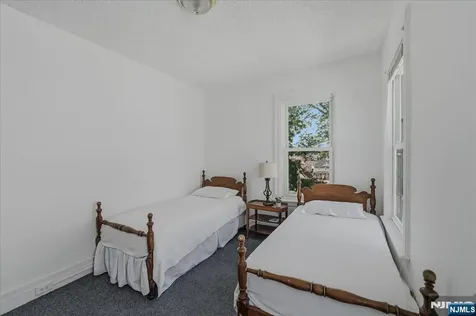 42 Rossmore Place Belleville NJ 07109