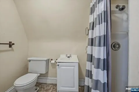 42 Rossmore Place Belleville NJ 07109