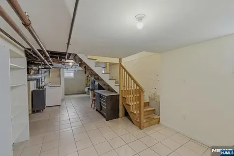 42 Rossmore Place Belleville NJ 07109