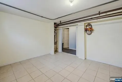 42 Rossmore Place Belleville NJ 07109
