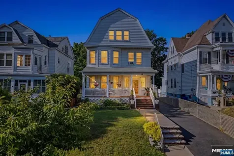 42 Rossmore Place Belleville NJ 07109