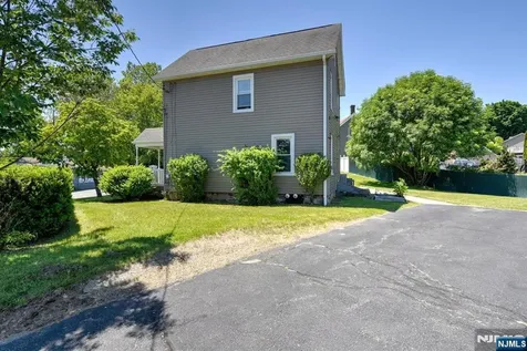 138 Hamburg Turnpike Bloomingdale NJ 07403