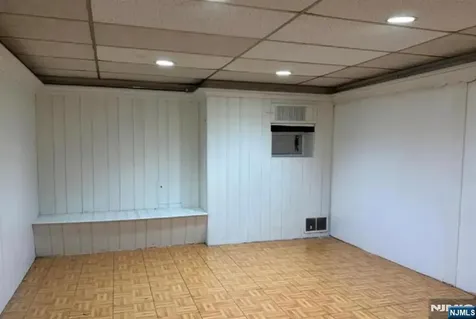 419-421 19th Avenue Paterson NJ 07504