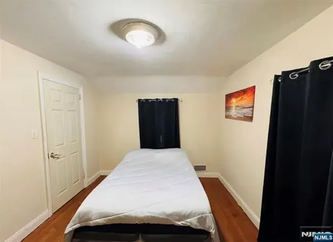 419-421 19th Avenue Paterson NJ 07504