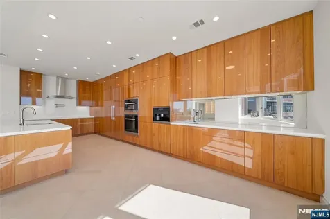 100 Carlyle Drive Cliffside Park NJ 07010