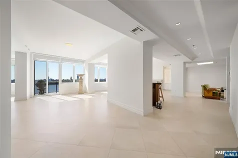 100 Carlyle Drive Cliffside Park NJ 07010