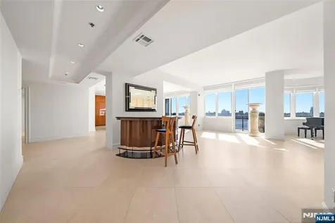 100 Carlyle Drive Cliffside Park NJ 07010