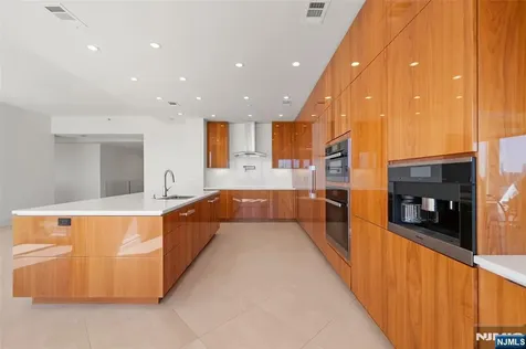 100 Carlyle Drive Cliffside Park NJ 07010