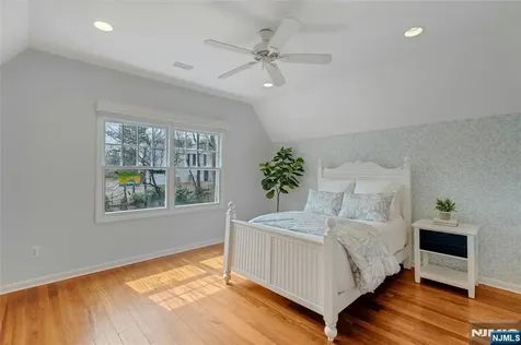 7 Deerhill Drive Ho-ho-kus NJ 07423