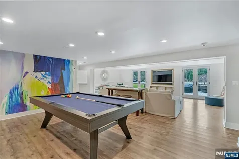 7 Deerhill Drive Ho-ho-kus NJ 07423