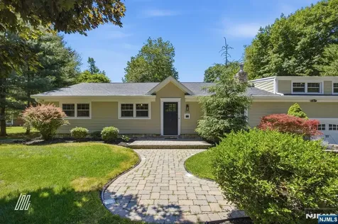 309 Spring Lane Haworth NJ 07641