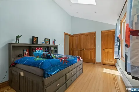 15 Kuiken Court Wayne NJ 07470