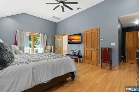 15 Kuiken Court Wayne NJ 07470