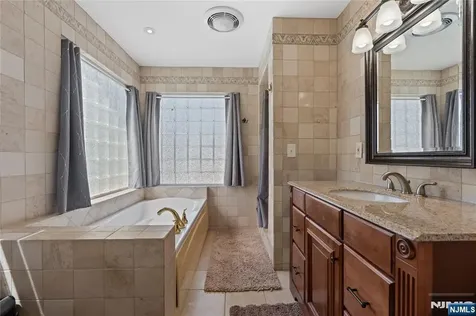 15 Kuiken Court Wayne NJ 07470