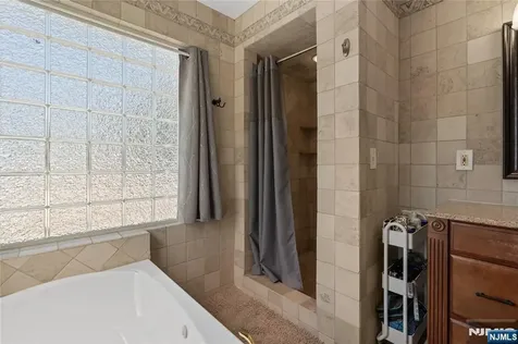 15 Kuiken Court Wayne NJ 07470