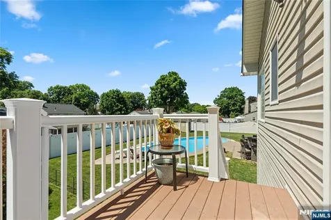 15 Kuiken Court Wayne NJ 07470