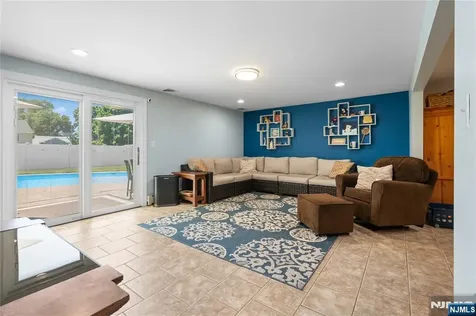 15 Kuiken Court Wayne NJ 07470